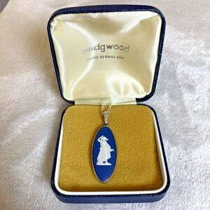 Vintage Wedgwood Blue Jasperware Cameo Sterling Silver Pendant Necklace Box